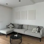 Apartmán Fux Luxury Rooftop Terrace Jacuzzi & Bbq