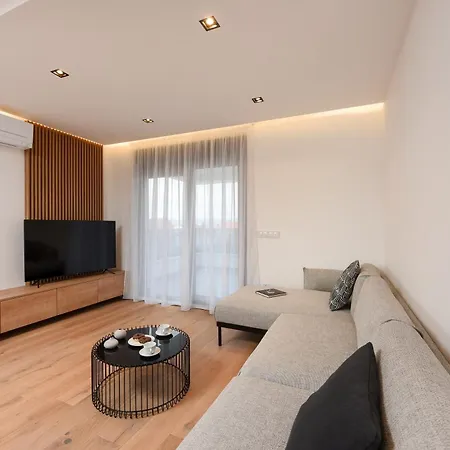 Fux Luxury Rooftop Terrace Jacuzzi & Bbq *