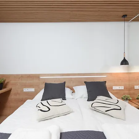 Lägenhet Fux Luxury Rooftop Terrace Jacuzzi & Bbq *