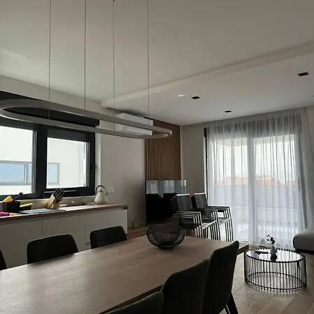 Lägenhet Fux Luxury Rooftop Terrace Jacuzzi & Bbq *