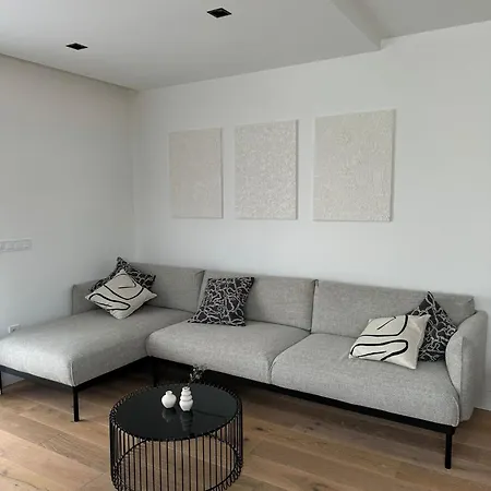 Lägenhet Fux Luxury Rooftop Terrace Jacuzzi & Bbq