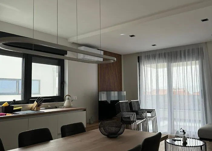 Apartmán Fux Luxury Rooftop Terrace Jacuzzi & Bbq *