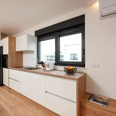 Fux Luxury Rooftop Terrace Jacuzzi & Bbq 자다르