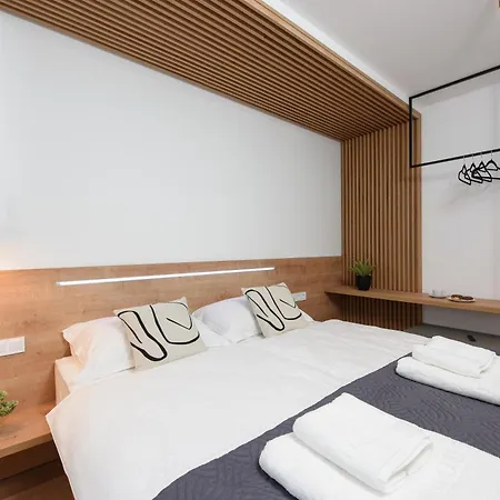 아파트 Fux Luxury Rooftop Terrace Jacuzzi & Bbq