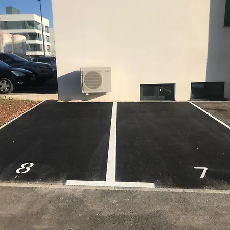 Fux Luxury Rooftop Terrace Jacuzzi & Bbq 자다르